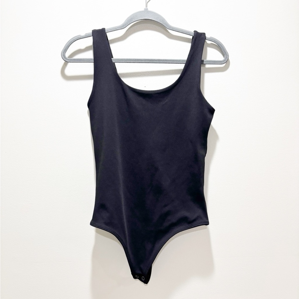 EXPRESS NEW Women’s Body Contour Black Fitted Sleeveless Bodysuit Size Small